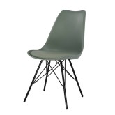 Silla Tower Metal negra en verde kale, estructura metálica de estilo urbano