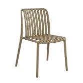 Silla Maracay en color arena, diseño versátil con tapizado suave y cálido
