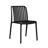 Silla Maracay en negro, estructura sólida con asiento tapizado de estilo actual