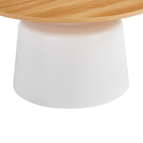 Detalle de la estructura de hierro pintado blanco