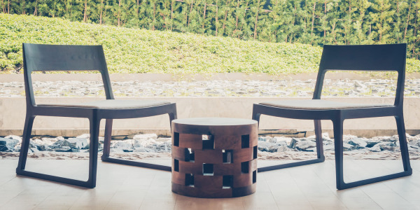 Sillas de jardín y terraza: materiales que realmente resisten la intemperie