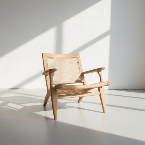 Fauteuil lounge en bois massif avec assise et dossier en cannage de rotin naturel 2
