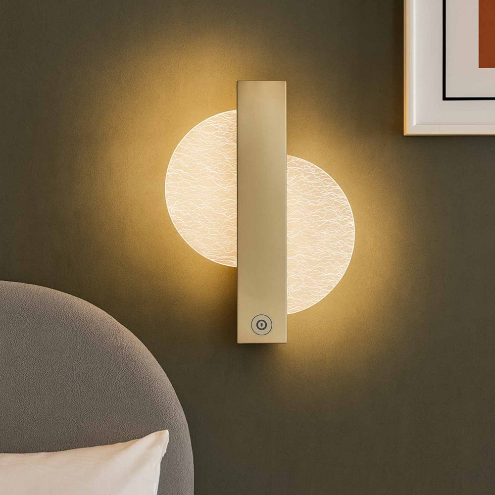 Applique LED tactile Yanuk dorée 25 cm, commande tactile à finition dorée