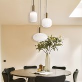Suspension Bruma 3 lumières, design nordique avec triple point lumineux