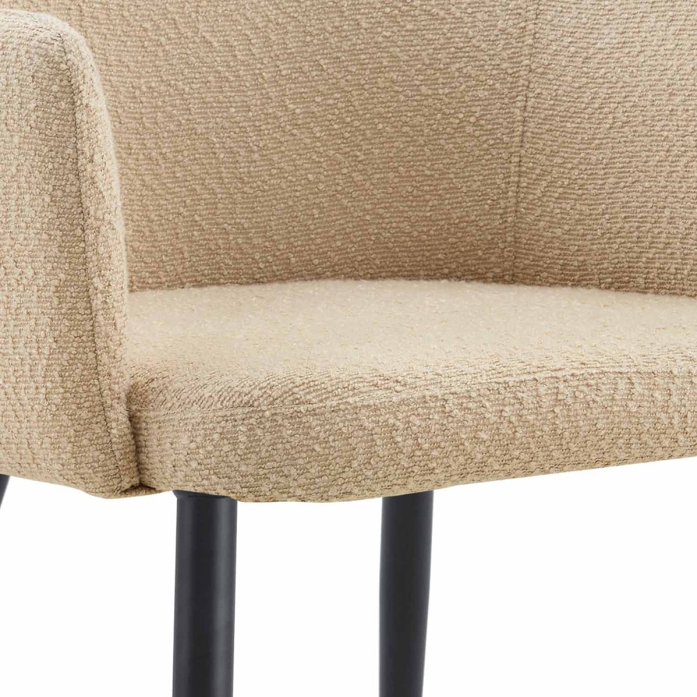 Fauteuil design sable avec pieds noirs – Élégance moderne
