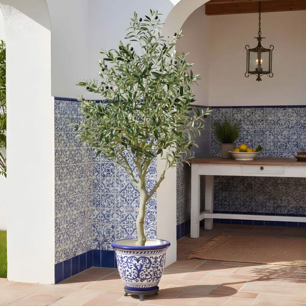 Ulivo artificiale 175 cm, rami e foglie in tonalità verdi e argentate iperrealiste, ideale per salotti e uffici, vaso nero