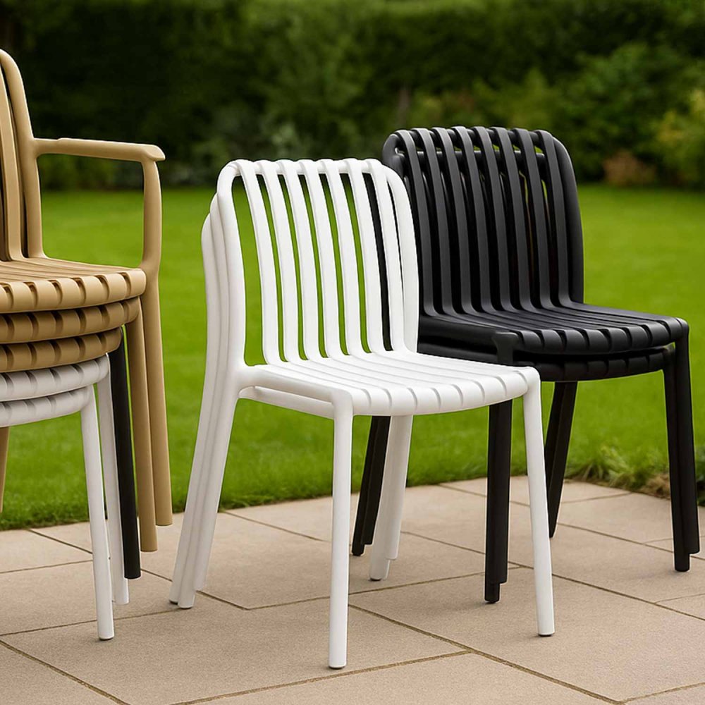 Cadeira Moderna Branca para Exterior e Interior - Design e Conforto