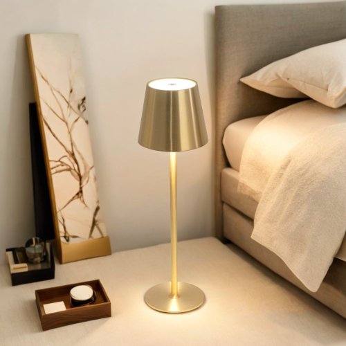 Candeeiro LED Emei dourado – Recarregável, Portátil e Elegante