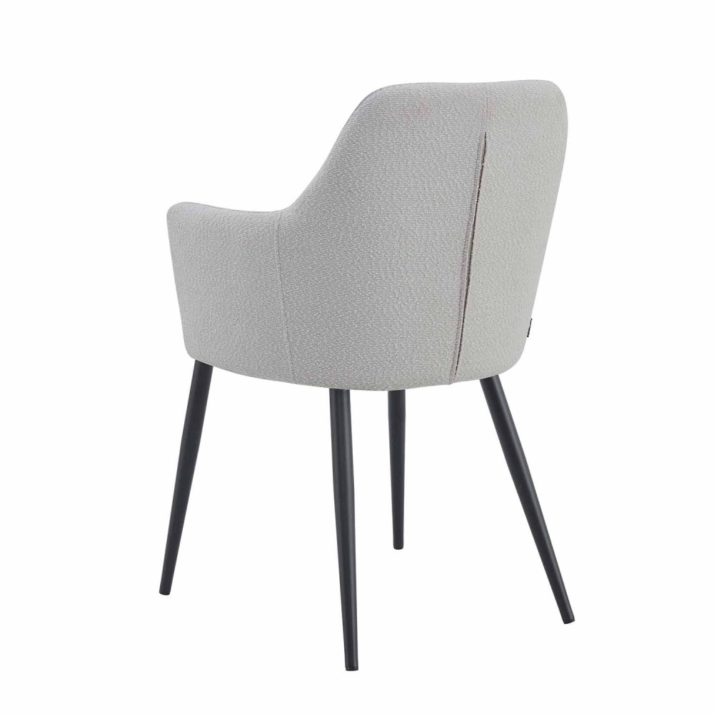 Poltrona moderna cinzenta com pés pretos – Conforto e estilo