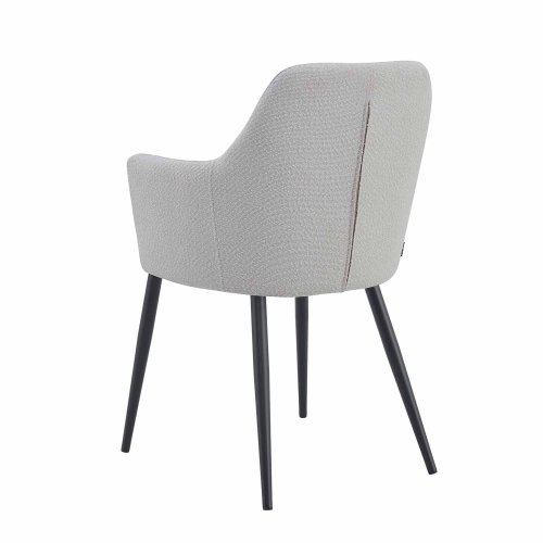 Poltrona moderna cinzenta com pés pretos – Conforto e estilo