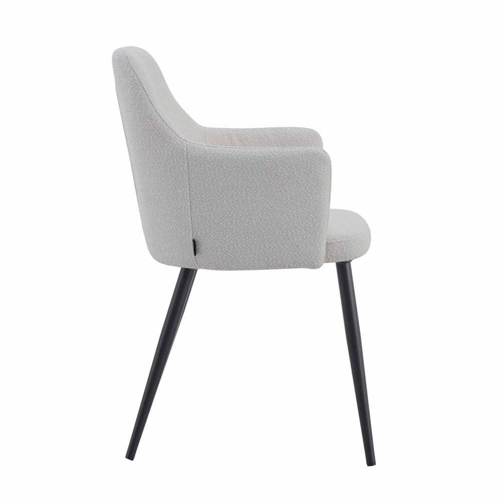 Poltrona moderna cinzenta com pés pretos – Conforto e estilo